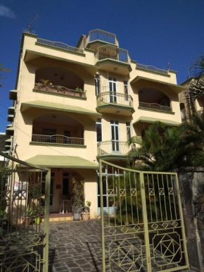 Mont Choisy Beach Apartment